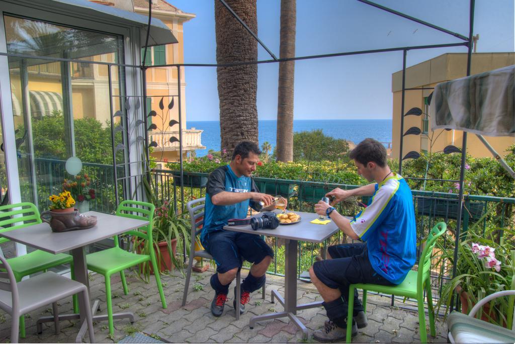 Hotel Deutsche Familien Finale Ligure Zewnętrze zdjęcie