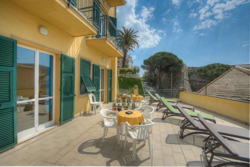 Hotel Deutsche Familien Finale Ligure Zewnętrze zdjęcie