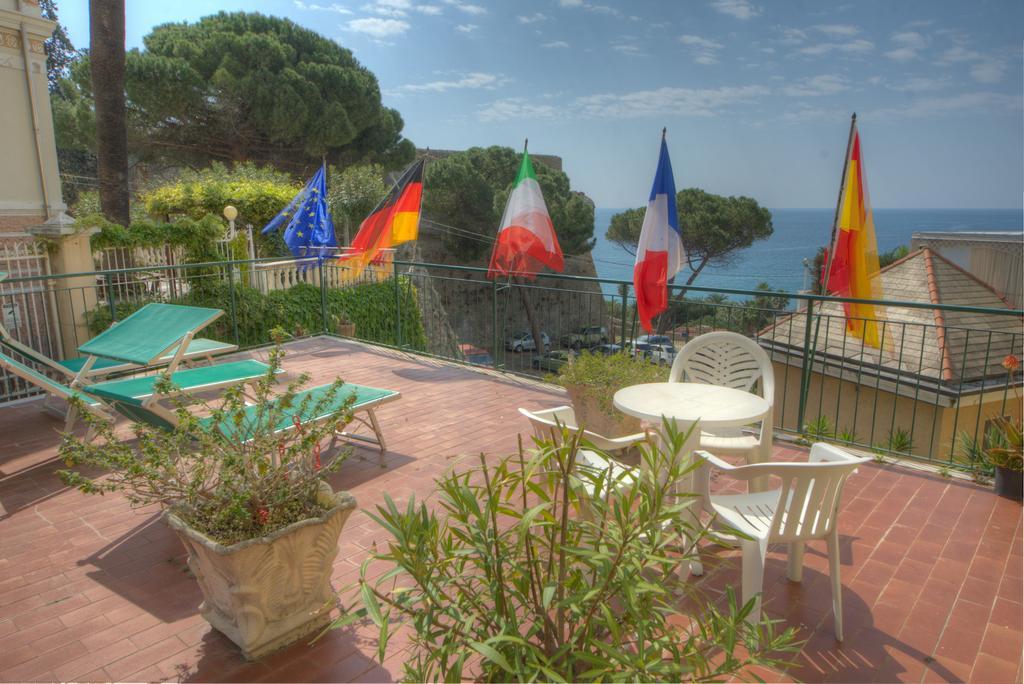 Hotel Deutsche Familien Finale Ligure Zewnętrze zdjęcie