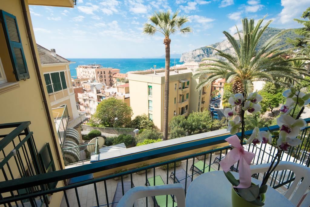 Hotel Deutsche Familien Finale Ligure Zewnętrze zdjęcie